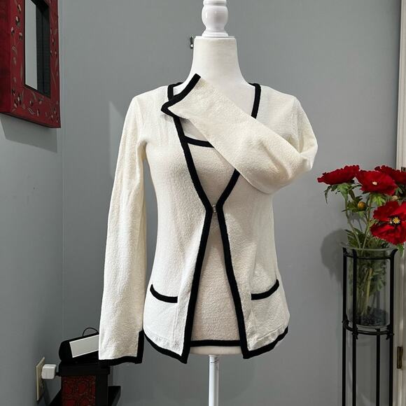 NEW Bebe Two Tone Contrast Boucle Knit Cardigan Sweater Colorblock Twin Set S - Picture 2 of 16